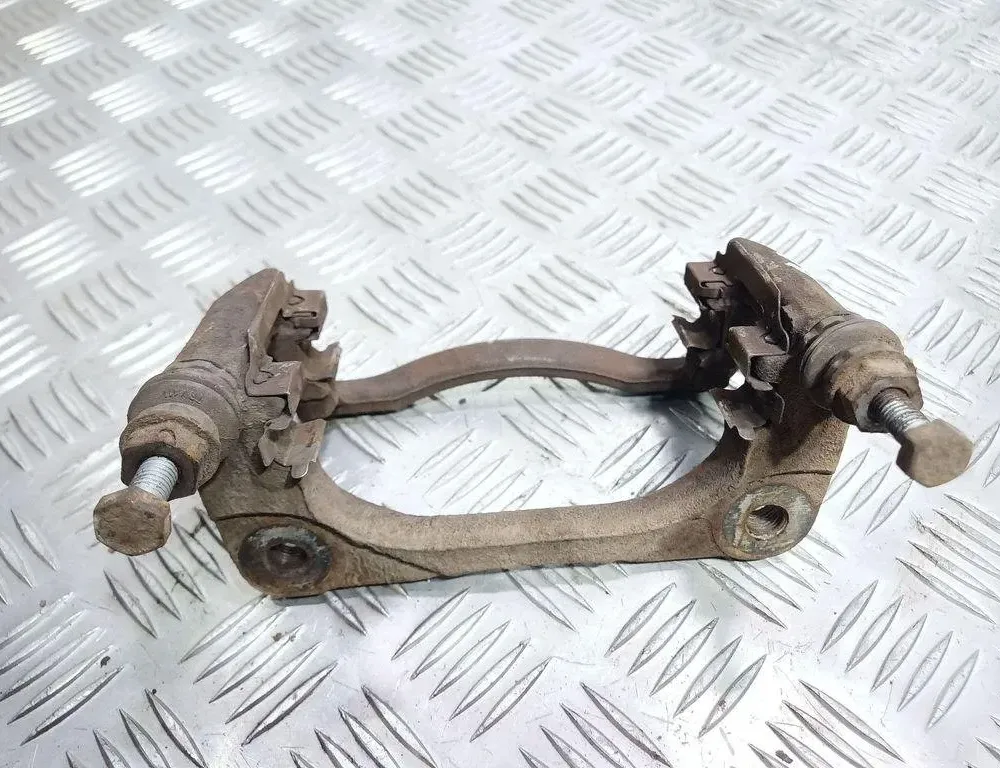 Носач на спирачната накладка