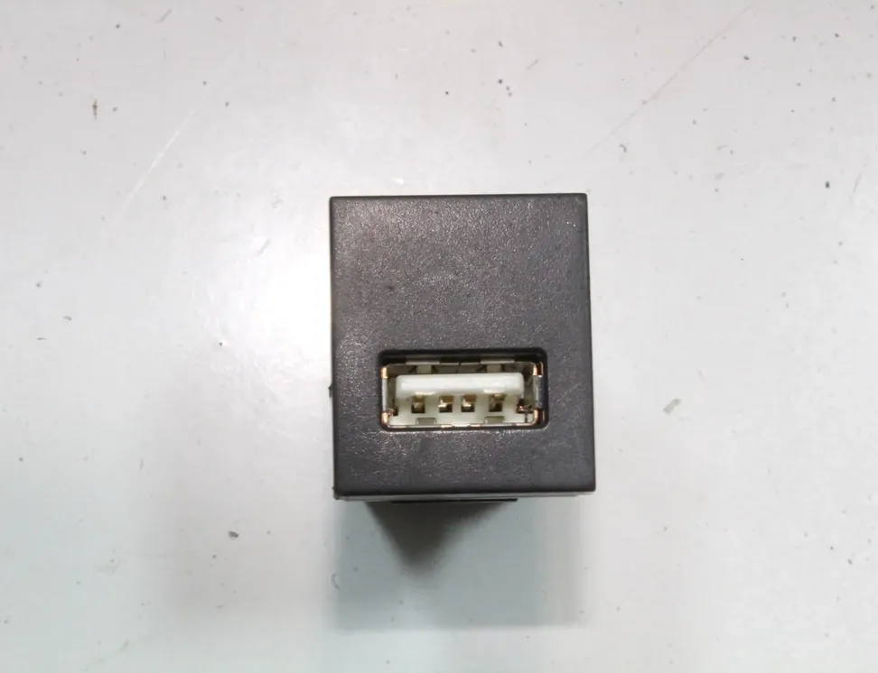 USB