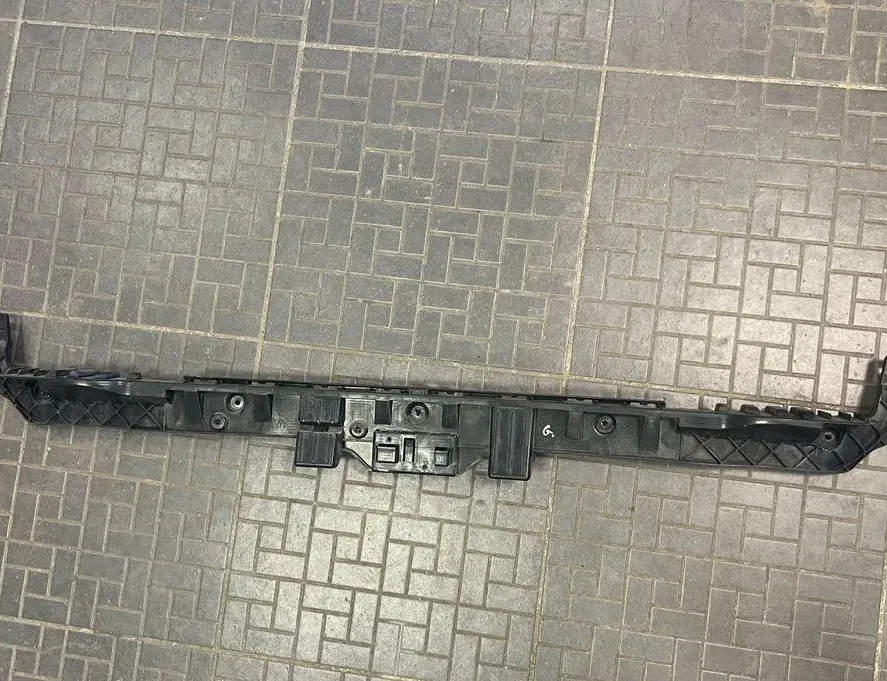 Скоба за задна лява броня