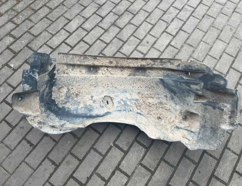 Предна лява вътрешна обшивка на арката