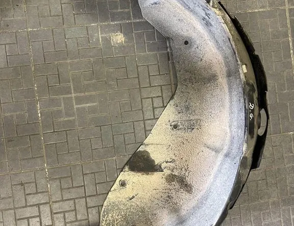 Задна лява обшивка на арката