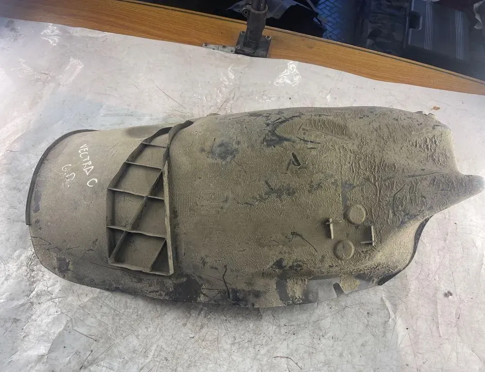 Обшивка на задната дясна арка