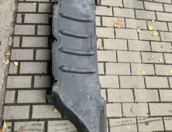 Подложка на предната броня
