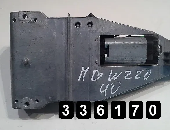 Мотор за повдигане на дясна врата на багажника