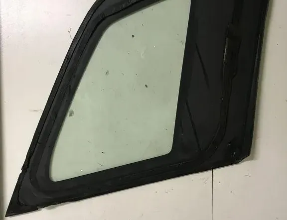 Ляво задно стъкло на тялото