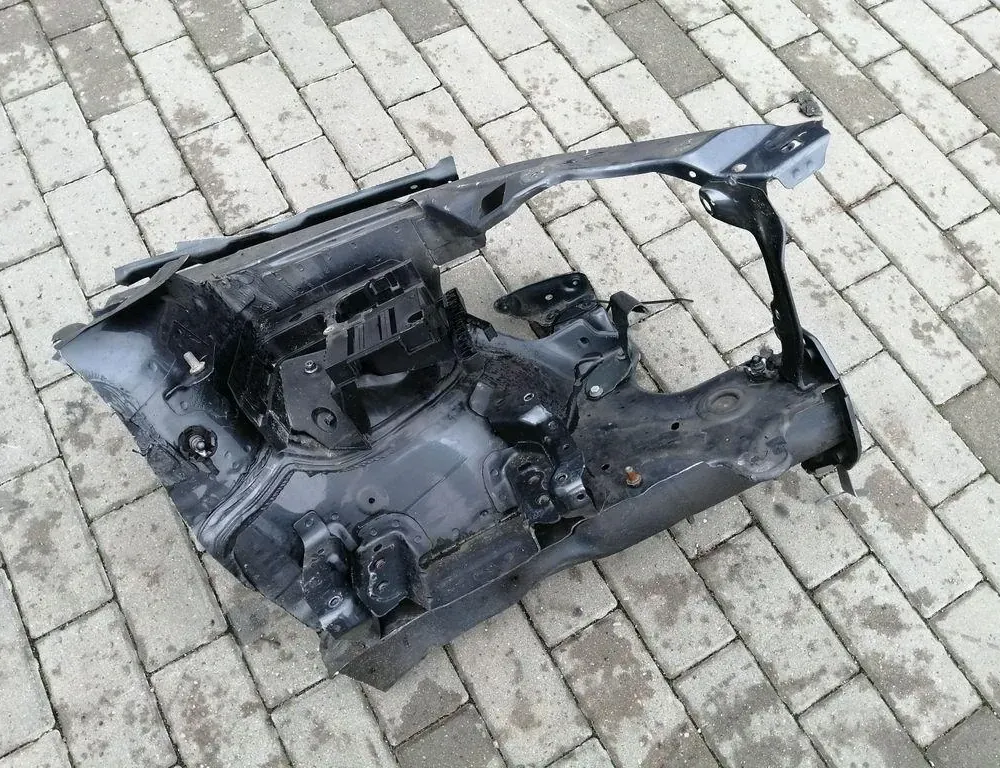 Предни десни крака на шасито