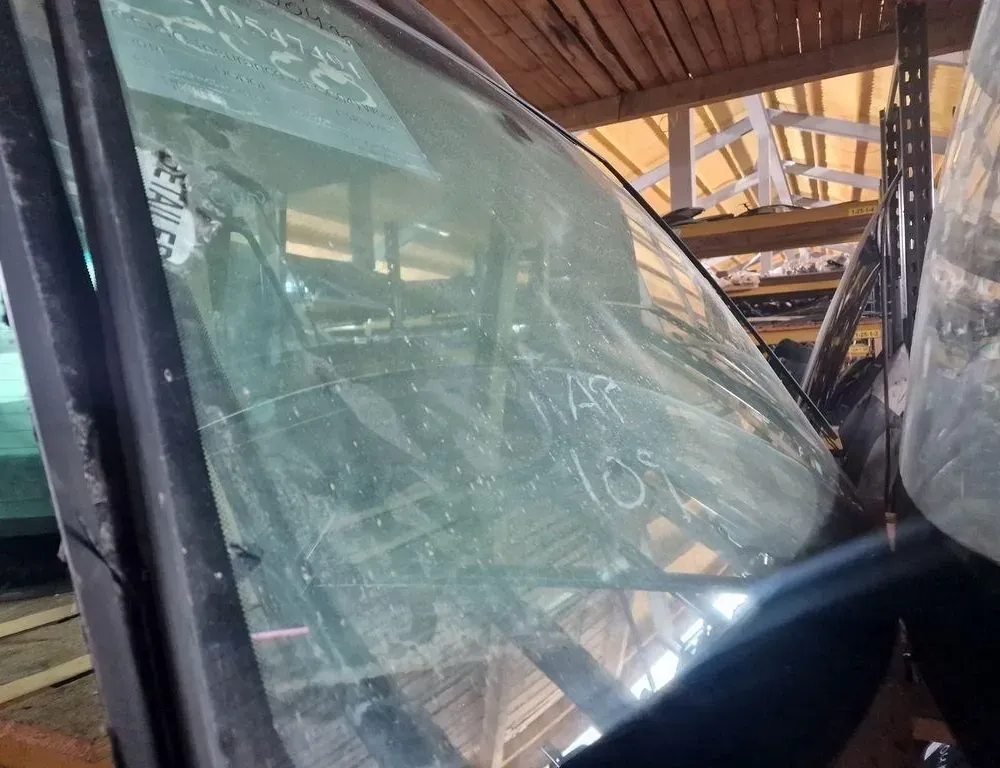Предно предно стъкло