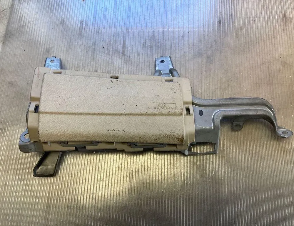 SRS Airbag за колена