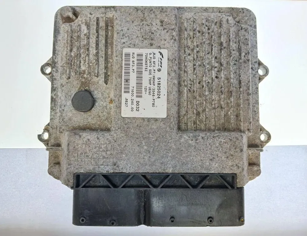Блок за управление на двигателя ECU
