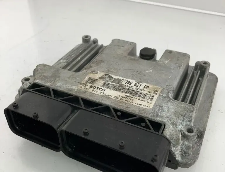 Блок за управление на двигателя ECU