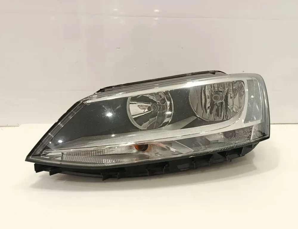 Преден ляв фар