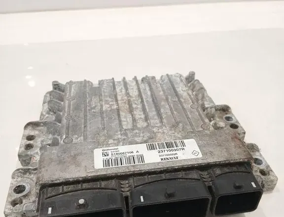 Блок за управление на двигателя ECU