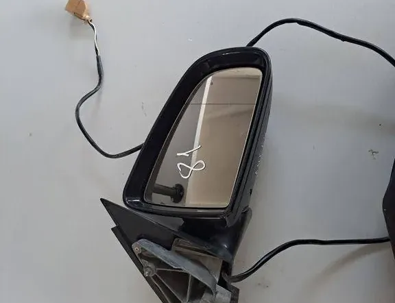 Ляво странично огледало