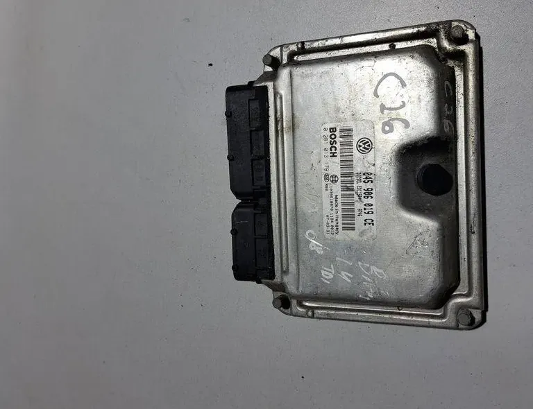 Блок за управление на двигателя ECU
