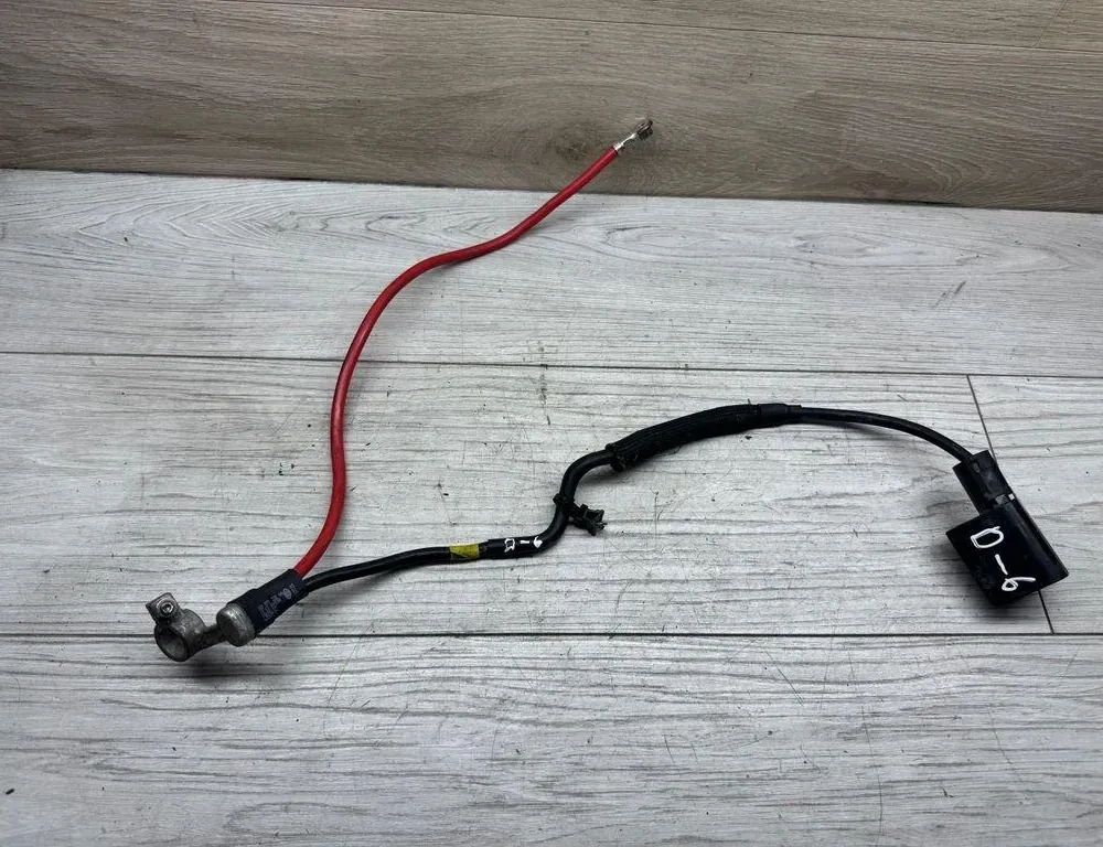 Положителен кабел на батерията