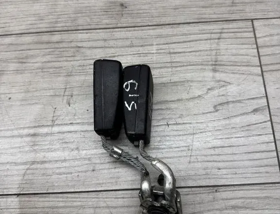 Ключалка за задна лява седалка