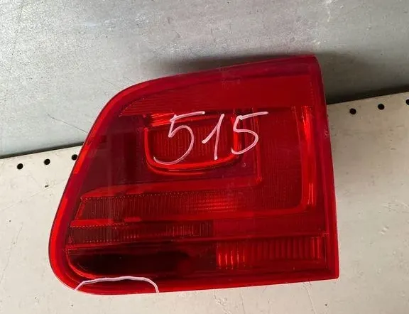 Задна лява задна светлина