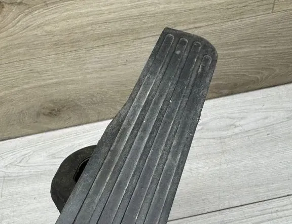Педал на газта