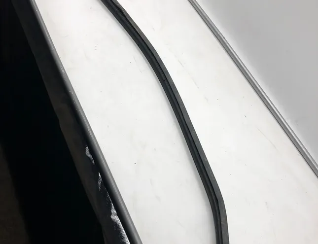 AUDI Гумен капак на двигателя - AUDI · 8b3823723