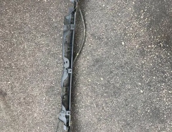 Скоба за задна лява броня