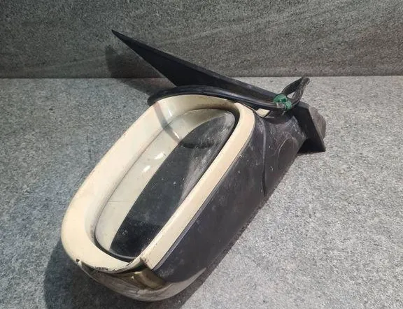 Ляво странично огледало