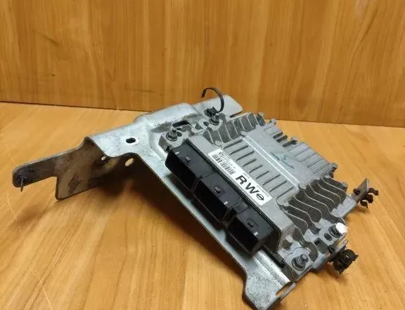 Блок за управление на двигателя ECU