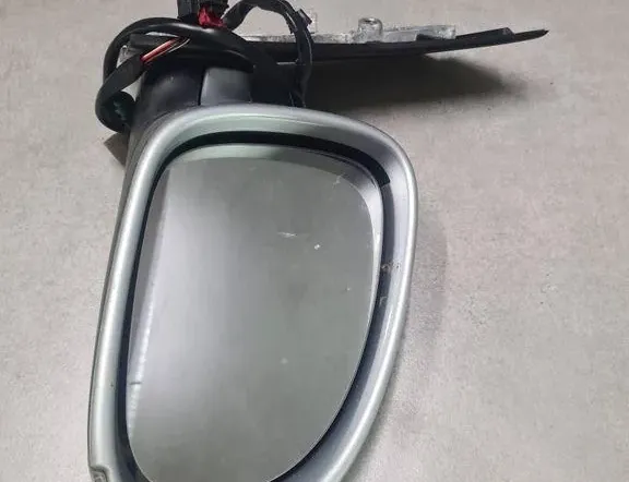 Ляво странично огледало