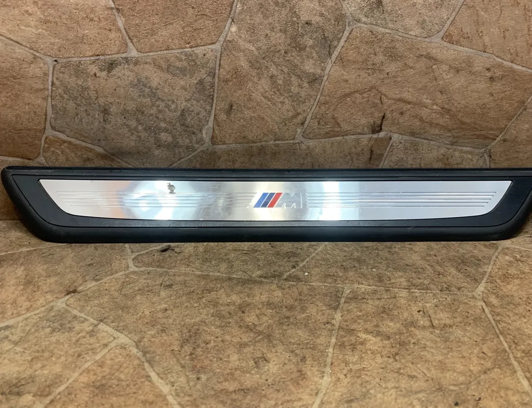 BMW 7 Series F01/F02 (2008-2015) Десен метален капак на прага - BMW · 7 Series · F01/F02 (2008-2015) · 7181011
