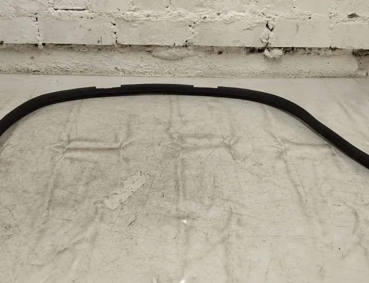 Гумено уплътнение на предна лява врата