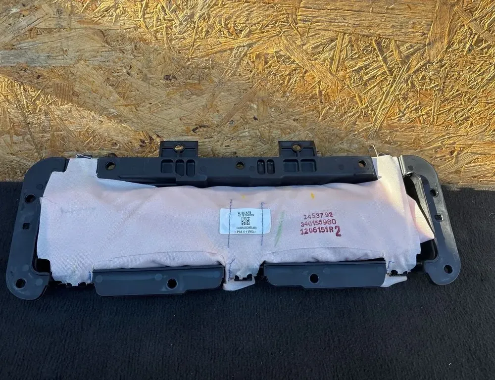 SRS Airbag за колена