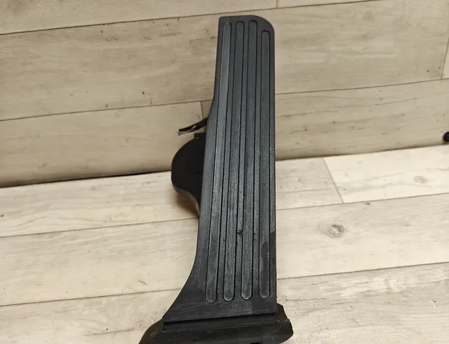 Педал на газта