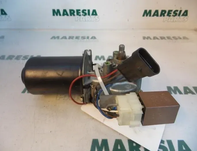 Мотор на механизма за чистачки на предното стъкло