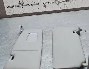 Ляв сенник