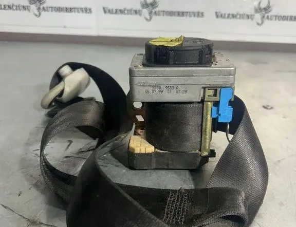 Преден ляв предпазен колан