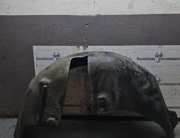 Задна лява обшивка на арката
