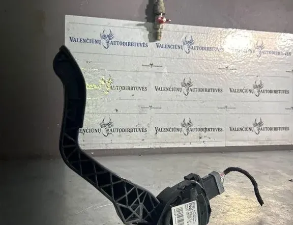 Педал на газта