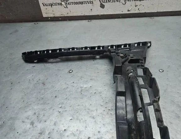 Скоба за задна лява броня