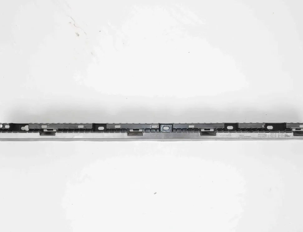 VOLVO XC90 2 generation (2014-2024) Преден десен държач за праг - VOLVO · XC90 · 2 generation (2014-2024) · 31395856, 31378137