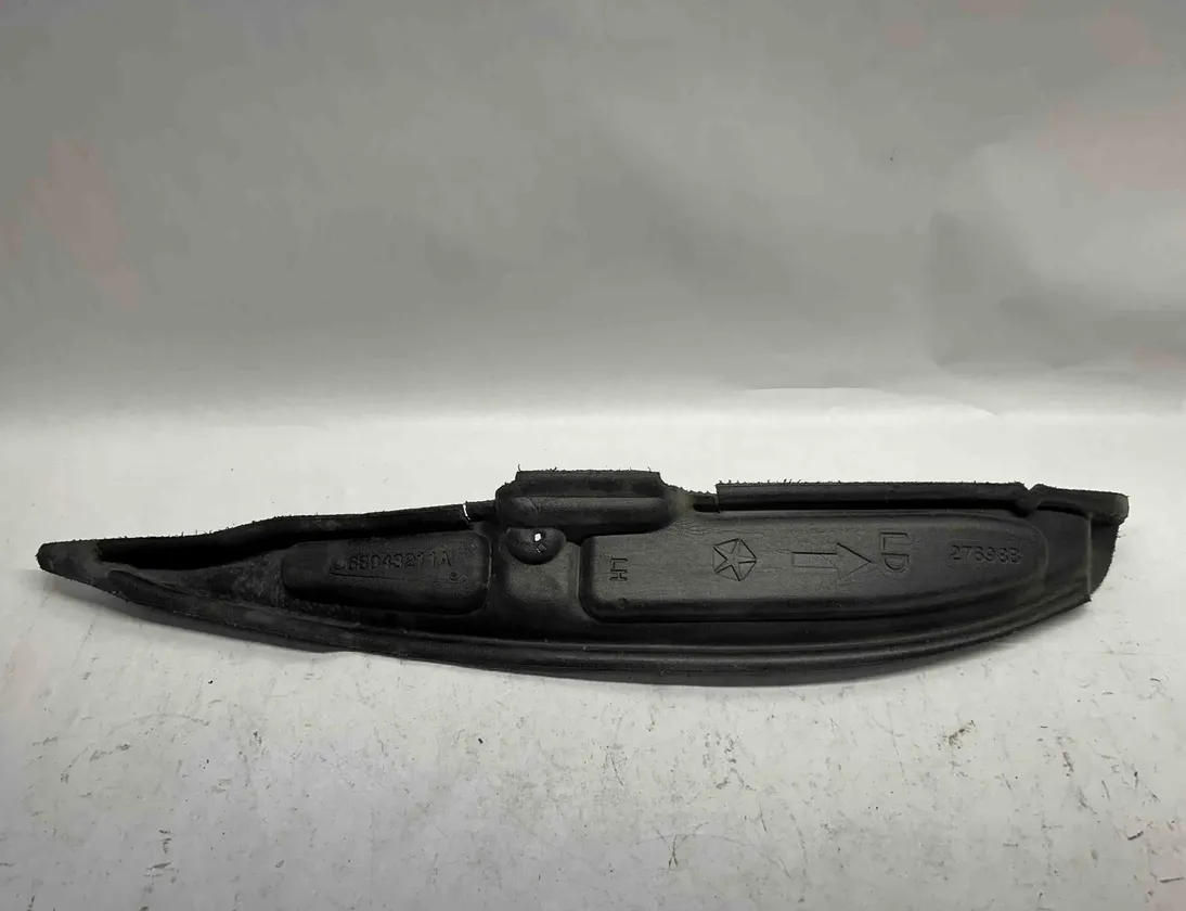 DODGE Charger LD (2010-2024) Други части на предното ляво крило - DODGE · Charger · LD (2010-2024) · 68043211A
