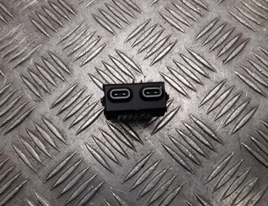 USB/AUX контролен блок
