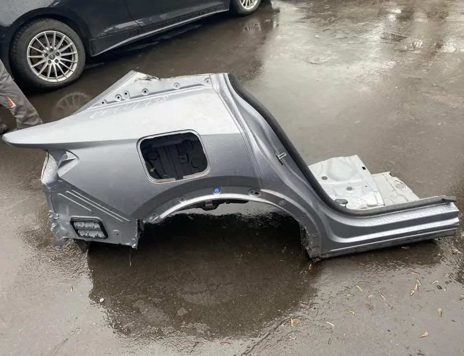 Заден десен четвърт панел