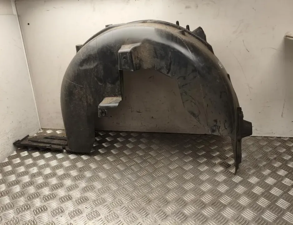 Задна лява обшивка на арката