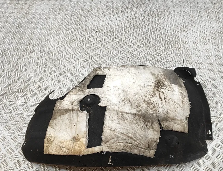 Преден ляв вътрешен калник Задна част