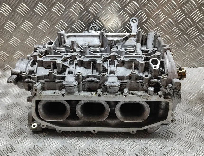 Лява глава на двигателя