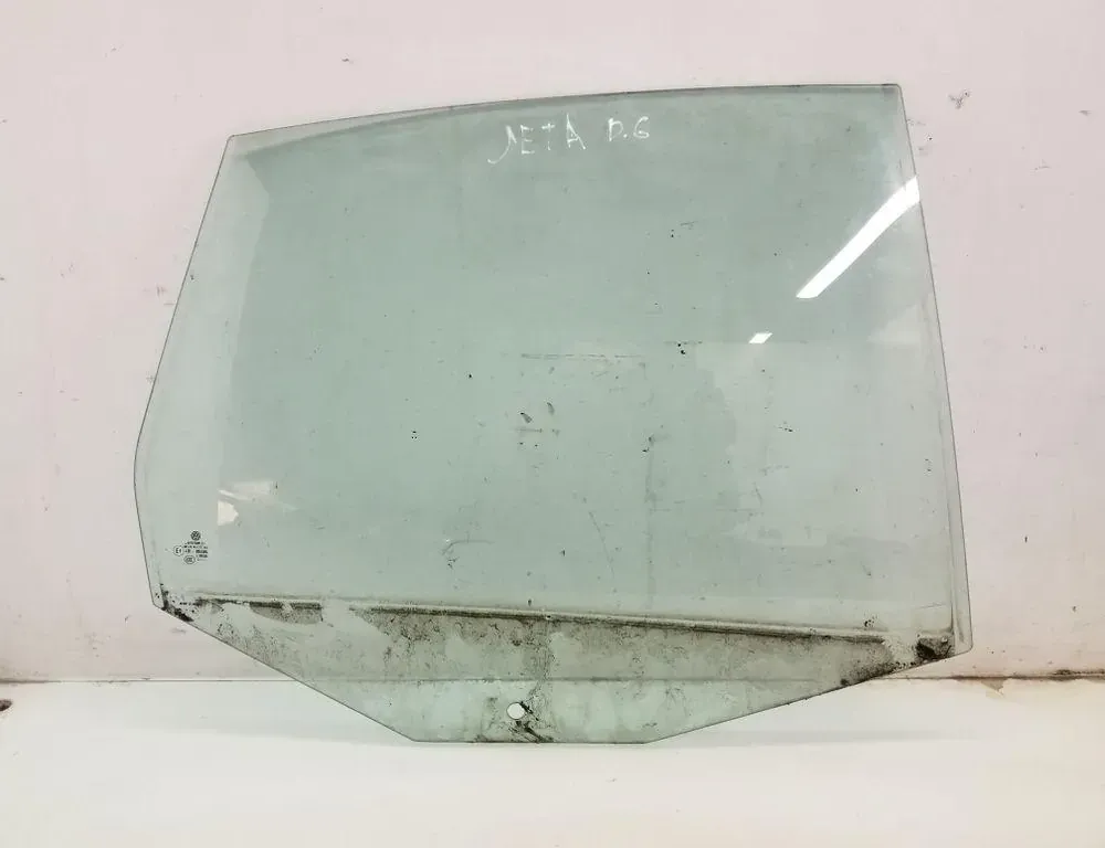 Стъкло на прозореца на задната дясна врата