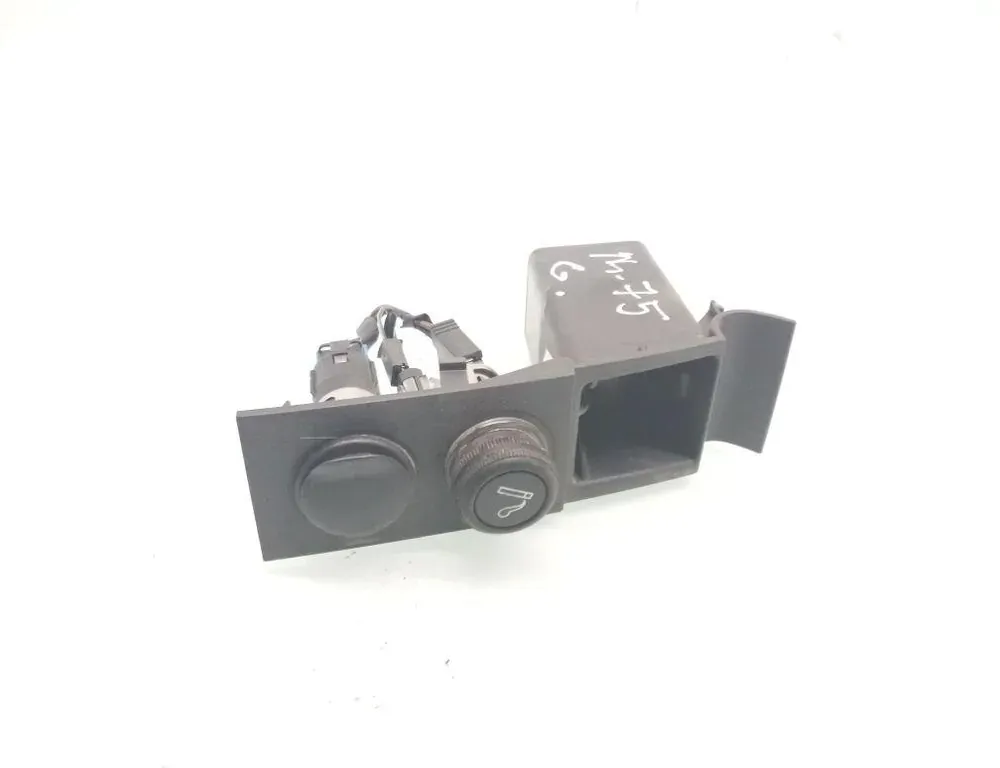 12 V контакт