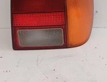Задна дясна задна лампа