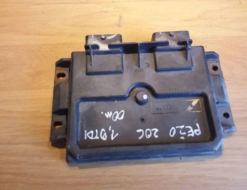 Блок за управление на двигателя ECU