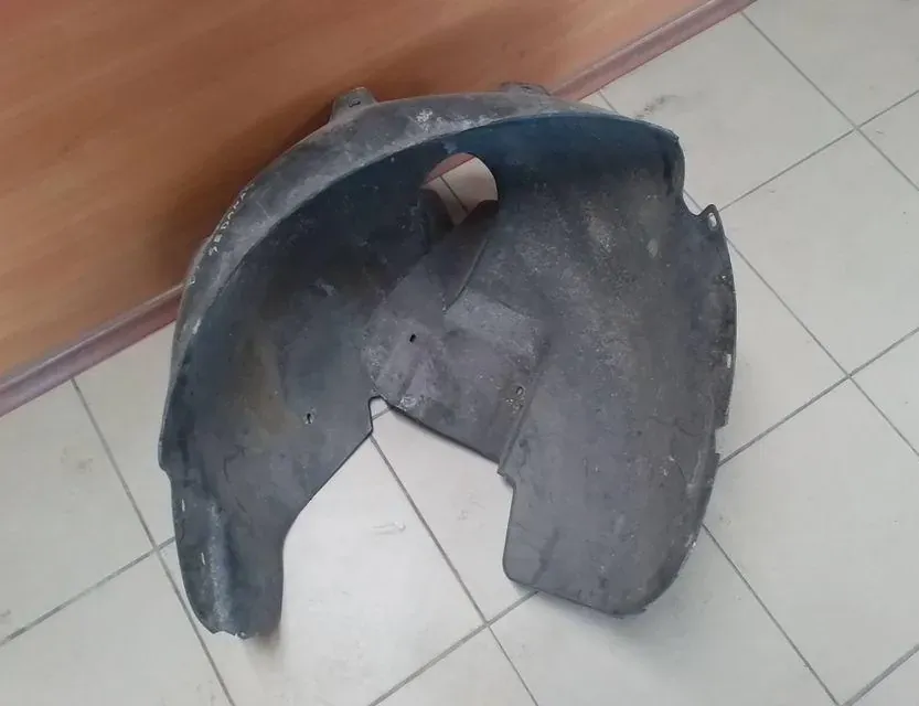 Задна лява обшивка на арката