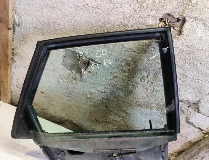 Рейка за стъкло на задната врата